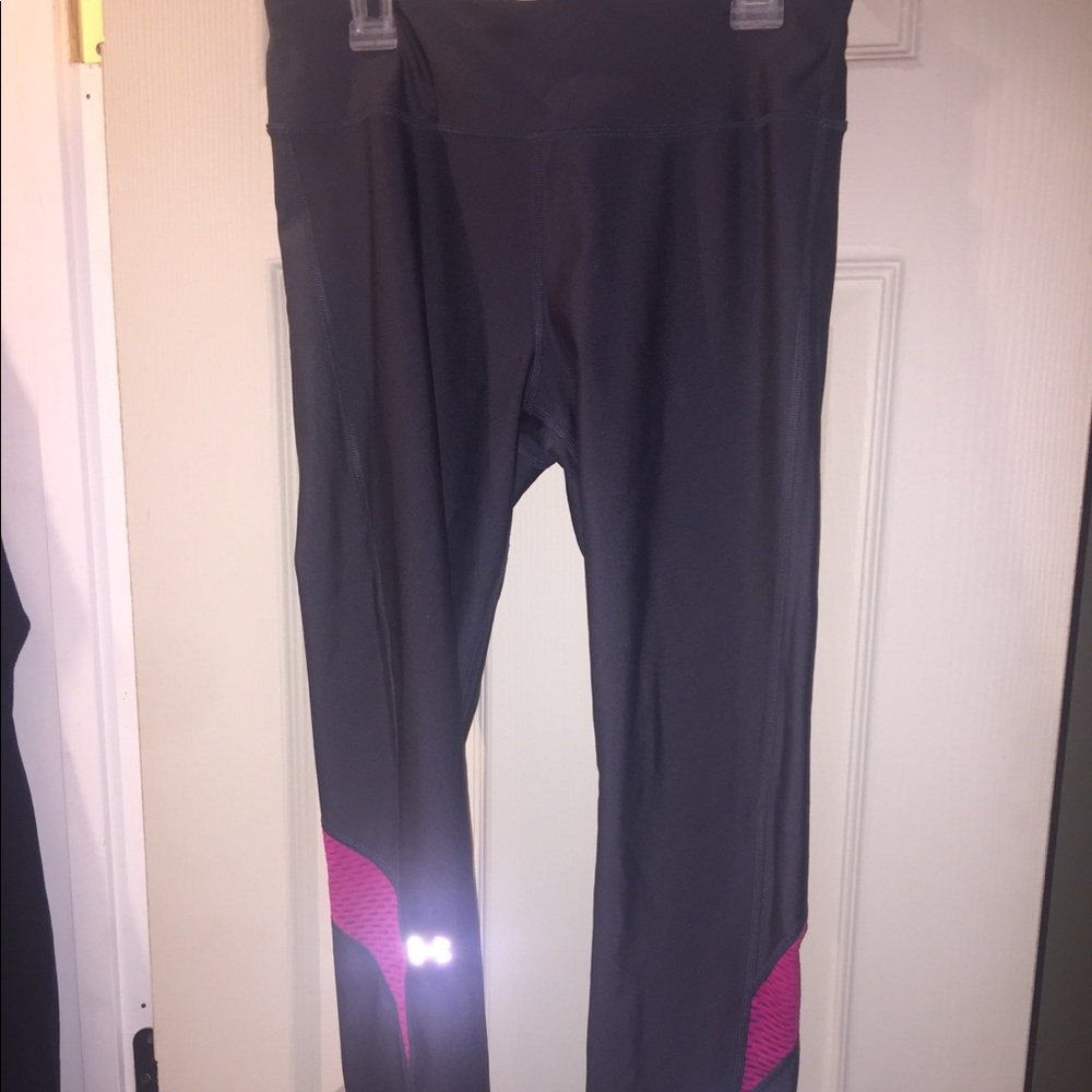 Under Armour compression running leggings